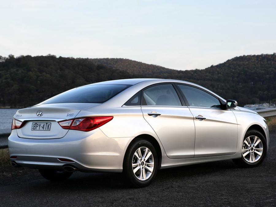  Hyundai i45 2010 года  (фото 11 из 17)